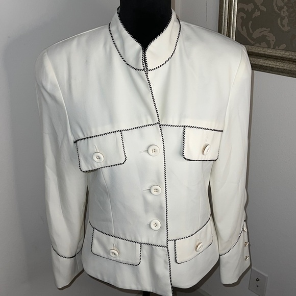 Passion Jackets & Blazers - Passion exclusive‎ designer fashions ivory black trim blazer suit jacket Sz 8